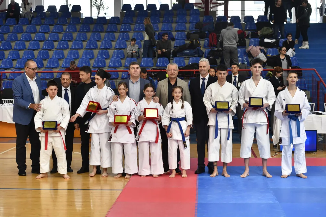 CONSILIUL JUDEȚEAN MEHEDINȚI PREMIAZĂ PERFORMANȚA CONSILIUL JUDEȚEAN MEHEDINȚI PREMIAZĂ PERFORMANȚA
