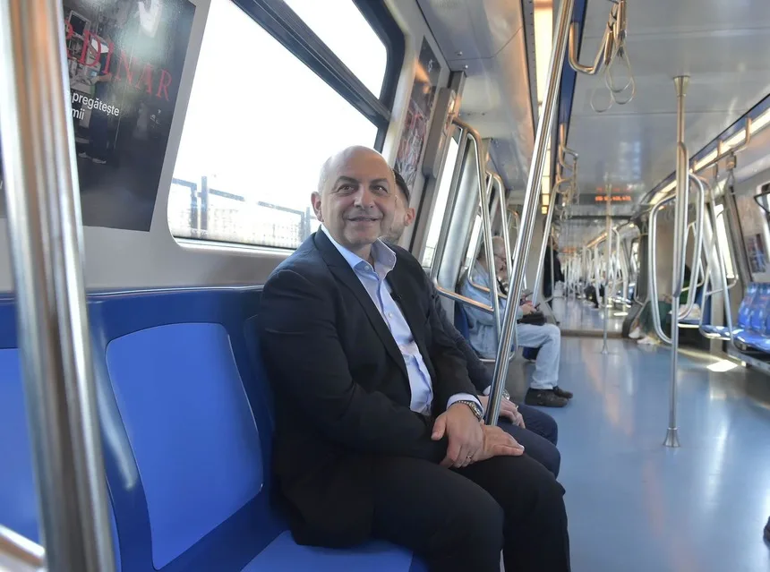 Cîrstoiu către Nicușor: Eu sunt la metrou. În fiecare zi. Ţi-am păstrat un loc. Hai să vorbim despre metrou! Să îţi explic de ce metroul trebuie să treacă la Primăria Capitalei! Cîrstoiu către Nicușor: Eu sunt la metrou. În fiecare zi. Ţi-am păstrat un loc. Hai să vorbim despre metrou! Să îţi explic de ce metroul trebuie să treacă la Primăria Capitalei!