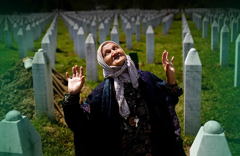 Comisarul european pentru extindere se spală pe mâini de rezoluția Srebrenica inițiată de Germania și SUA la ONU. Rezoluția este criticată dur de Serbia Comisarul european pentru extindere se spală pe mâini de rezoluția Srebrenica inițiată de Germania și SUA la ONU. Rezoluția este criticată dur de Serbia