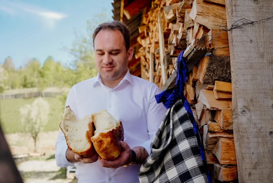 Gabriel Ștețco, candidatul PNL la președinția Consiliului Județean Maramureș: Readucerea județului nostru în Top 5 al celor mai vizitate destinații din România face dreptate patrimoniului Maramureșului Gabriel Ștețco, candidatul PNL la președinția Consiliului Județean Maramureș: Readucerea județului nostru în Top 5 al celor mai vizitate destinații din România face dreptate patrimoniului Maramureșului