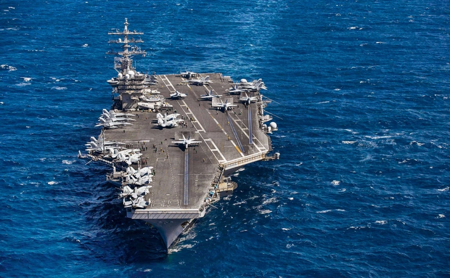 Portavionul american cu propulsie nucleară USS Dwight D. Eisenhower, care conduce flota coaliției occidentale în confruntarea cu Houthii, a primit ordin să părăsească Marea Roșie Portavionul american cu propulsie nucleară USS Dwight D. Eisenhower, care conduce flota coaliției occidentale în confruntarea cu Houthii, a primit ordin să părăsească Marea Roșie