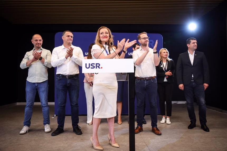Lasconi susține că Moșteanu merge cu yachtul Lasconi susține că Moșteanu merge cu yachtul