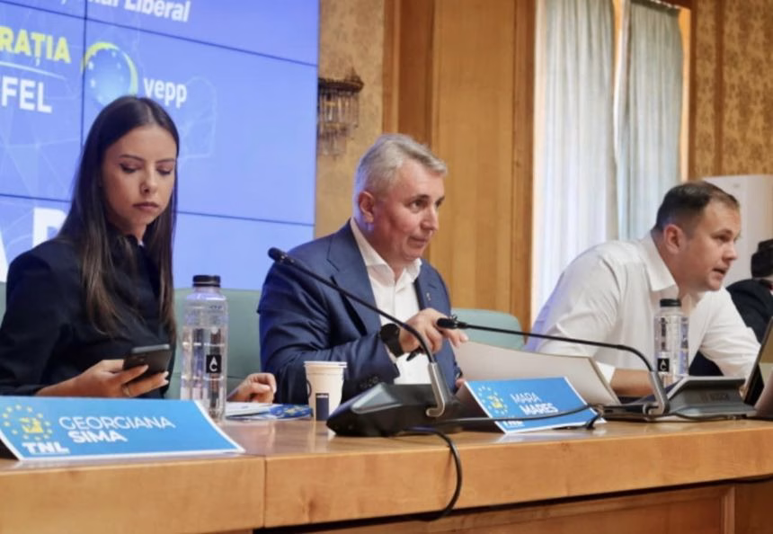 Lucian Bode, la şedinţa TNL: PNL este singurul partid de dreapta care ştie şi poate să bată PSD Lucian Bode, la şedinţa TNL: PNL este singurul partid de dreapta care ştie şi poate să bată PSD