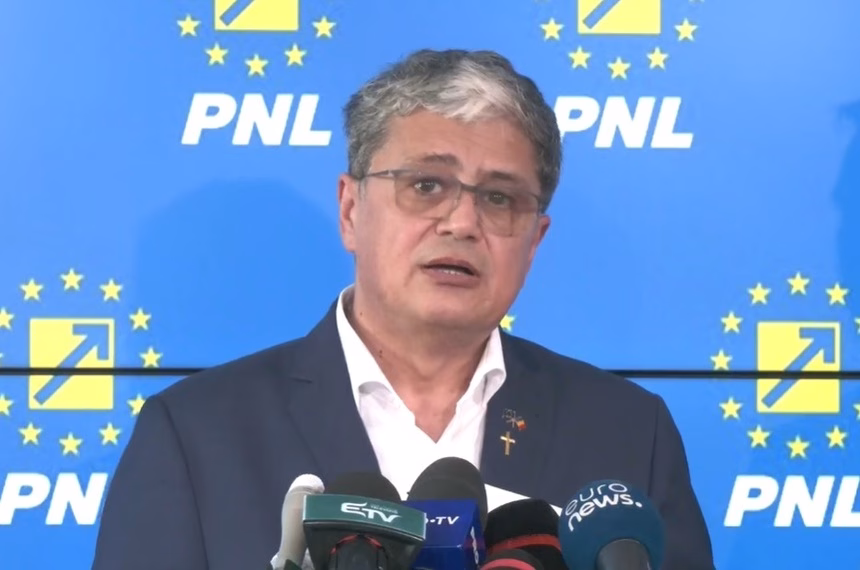 Ministrul Finanţelor anunţă că banii pentru pensii există şi vor fi viraţi la timp Ministrul Finanţelor anunţă că banii pentru pensii există şi vor fi viraţi la timp