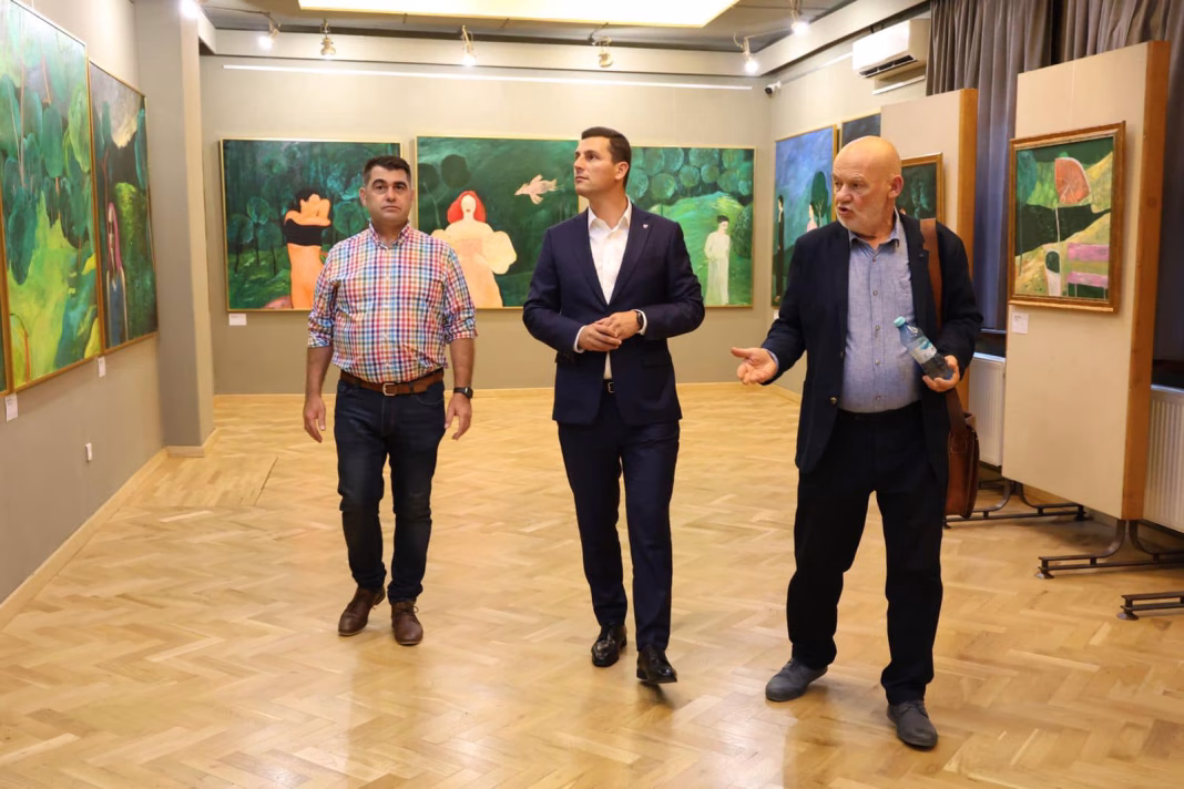 Ionel Bogdan: Muzeul Judetean de Artă «Centrul Artistic Baia Mare» devine tot mai cunoscut pe plan național și internațional Ionel Bogdan: Muzeul Judetean de Artă «Centrul Artistic Baia Mare» devine tot mai cunoscut pe plan național și internațional