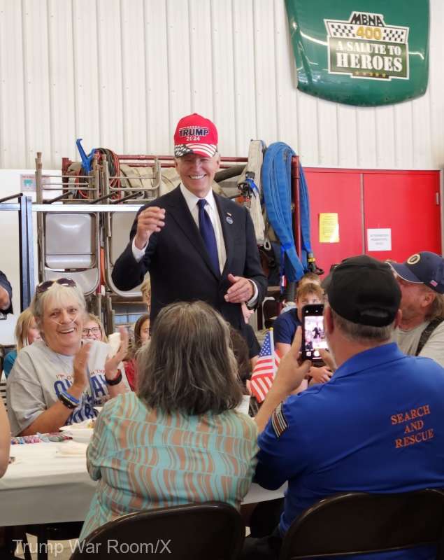 Trump îi dă afară pe toți procurorii numiți de Biden Trump îi dă afară pe toți procurorii numiți de Biden