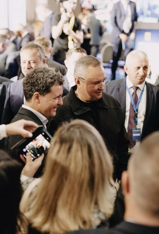 Nicolae Ciucă, după întâlnirea cu Nicuşor Dan: Suntem împreună şi cred că împreună putem să unim dreapta, convingându-i pe alegători că există un singur partid relevant pe centru-dreapta care poate să intre în competiţie reală cu PSD şi să câştige Nicolae Ciucă, după întâlnirea cu Nicuşor Dan: Suntem împreună şi cred că împreună putem să unim dreapta, convingându-i pe alegători că există un singur partid relevant pe centru-dreapta care poate să intre în competiţie reală cu PSD şi să câştige