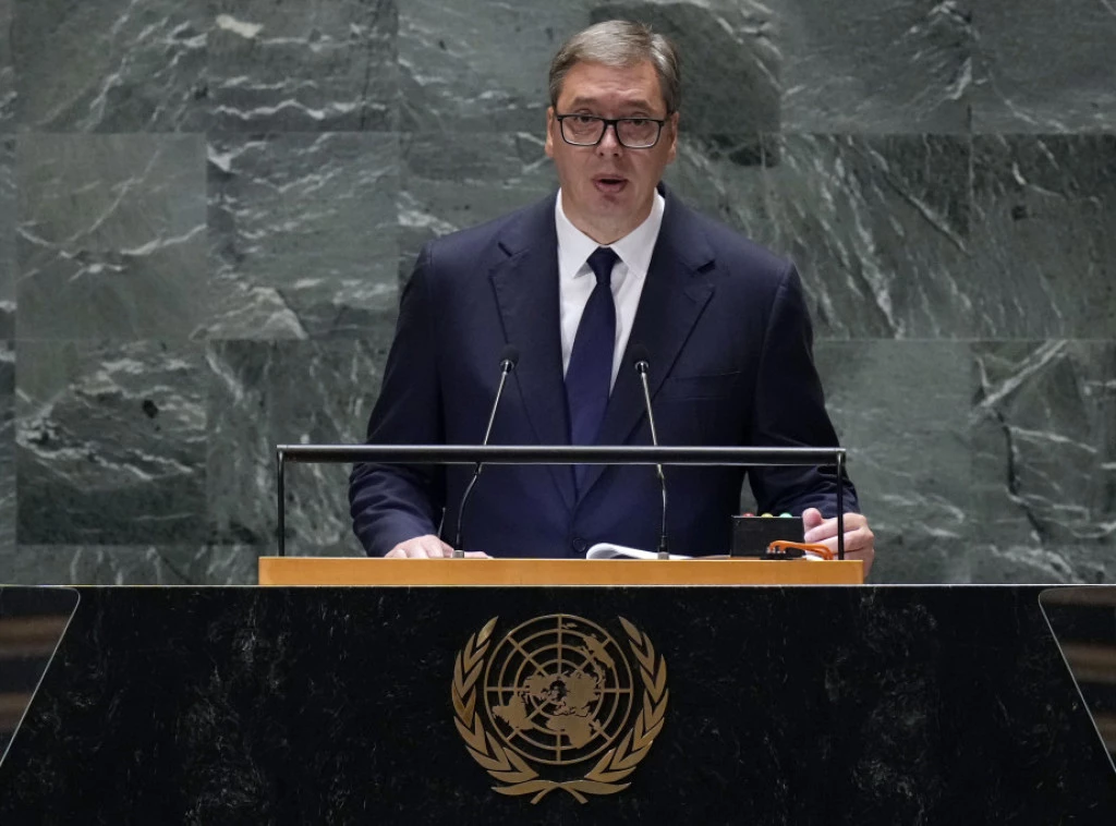 Vučić la ONU: „O să-ți explic folosind exemplul țării mele, pentru mine cea mai frumoasă din lume, Serbia, cum a fost distrusă și cum a fost călcată în picioare și cum astăzi, datorită rezistenței și tradiției sale pentru libertate, este un mic pietriș în pantoful celor puternici” Vučić la ONU: „O să-ți explic folosind exemplul țării mele, pentru mine cea mai frumoasă din lume, Serbia, cum a fost distrusă și cum a fost călcată în picioare și cum astăzi, datorită rezistenței și tradiției sale pentru libertate, este un mic pietriș în pantoful celor puternici”