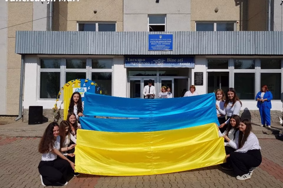 Ucrainienii cuceresc pas cu pas școlile românești. Bucureștiul tace Ucrainienii cuceresc pas cu pas școlile românești. Bucureștiul tace