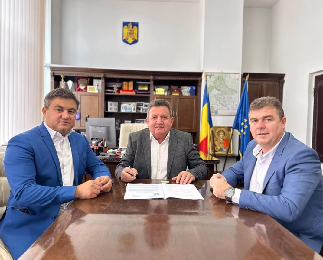 Aladin Georgescu : CONTRACT DE FINANȚARE PENTRU INVESTIȚIE ÎN SISTEMUL DE ALIMENTARE CU APĂ ÎN COMUNA JIANA Aladin Georgescu : CONTRACT DE FINANȚARE PENTRU INVESTIȚIE ÎN SISTEMUL DE ALIMENTARE CU APĂ ÎN COMUNA JIANA