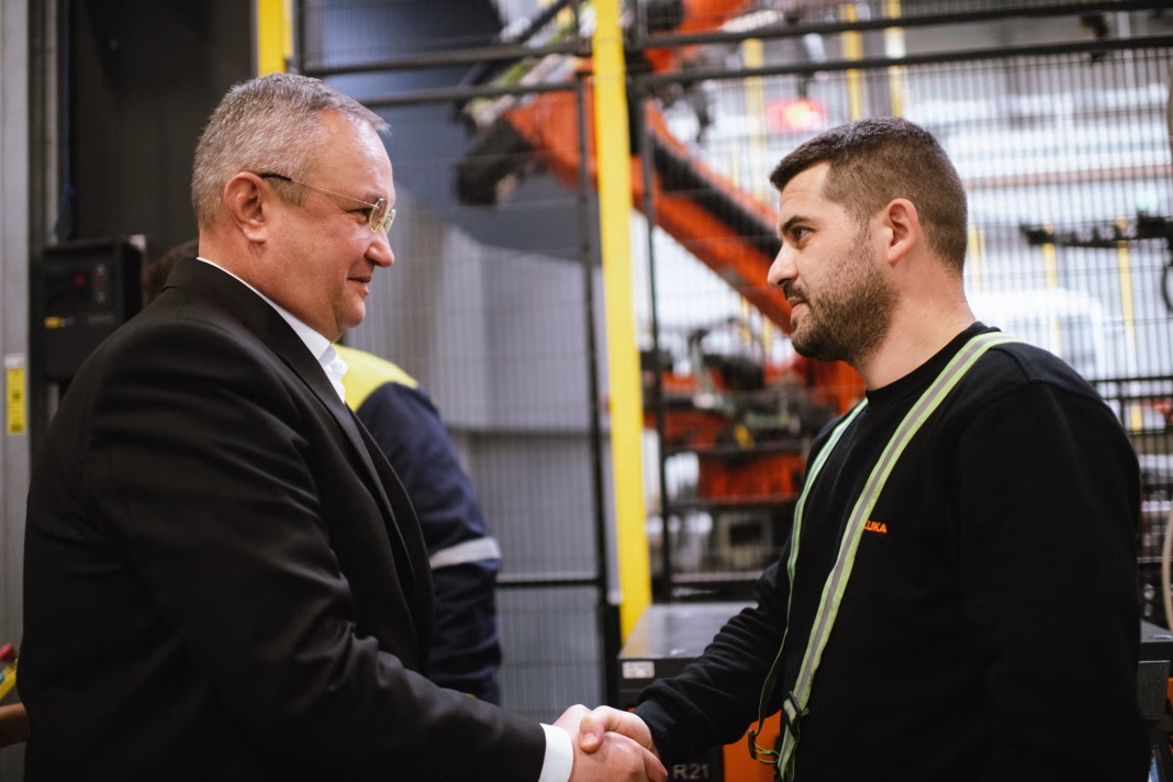 Ciucă in Argeș: Investiţiile care sprijină tinerii sunt fundamentul unei Românii sigure şi prospere, iar eu, alături de PNL, ne angajăm să susţinem dezvoltarea acestor industrii care schimbă vieţi şi comunităţi Ciucă in Argeș: Investiţiile care sprijină tinerii sunt fundamentul unei Românii sigure şi prospere, iar eu, alături de PNL, ne angajăm să susţinem dezvoltarea acestor industrii care schimbă vieţi şi comunităţi