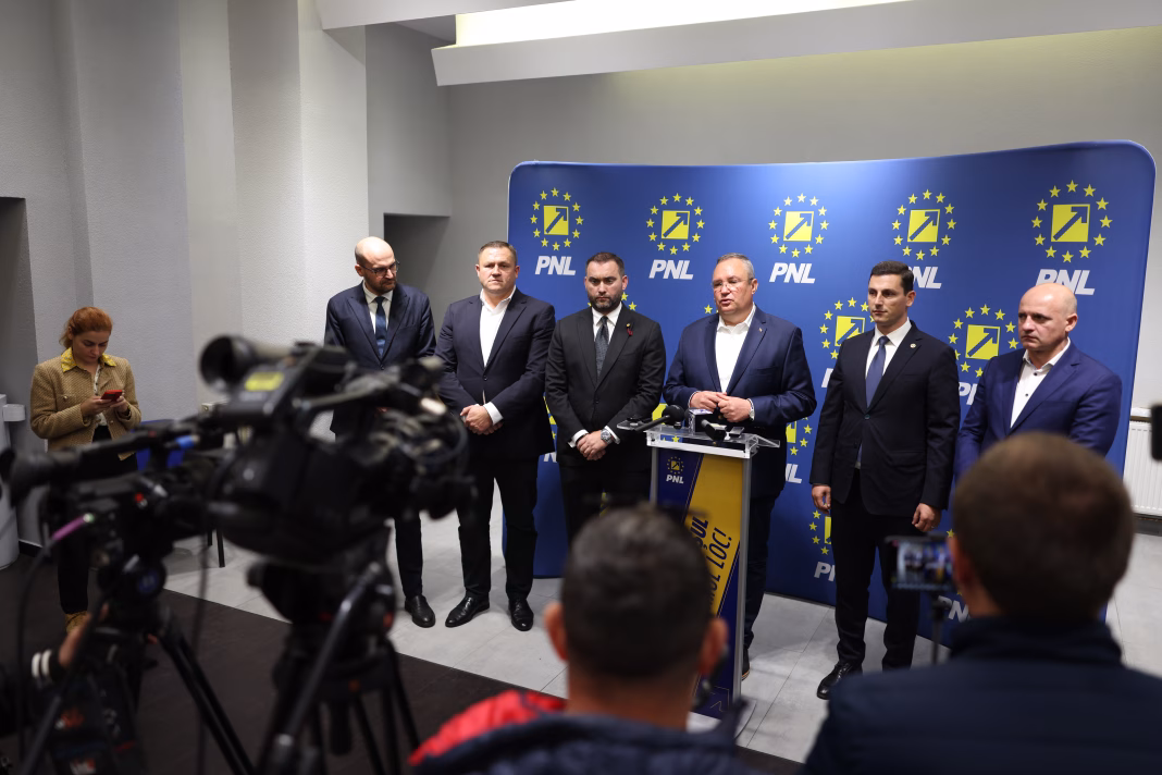 Nicolae Ciucă, președintele Senatului, susține candidații PNL Maramureș pentru Parlamentul României Nicolae Ciucă, președintele Senatului, susține candidații PNL Maramureș pentru Parlamentul României