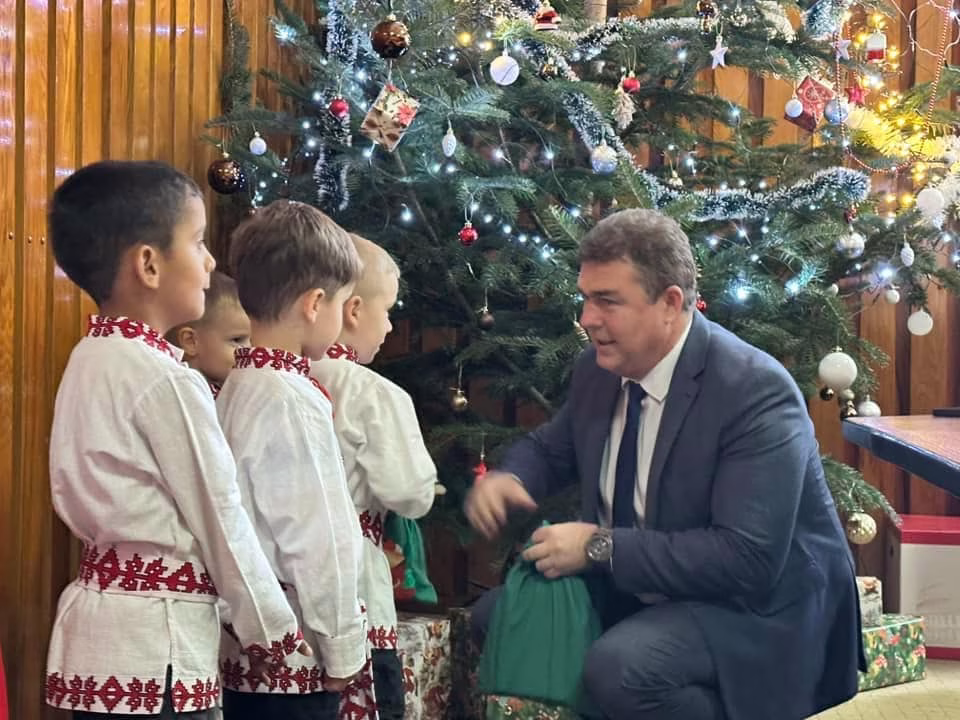 Primii colindători la CJ Mehedinți Primii colindători la CJ Mehedinți