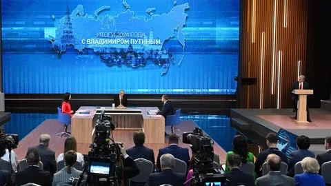 Putin: Rusia a devenit mult mai puternică în ultimii doi sau trei ani. De ce? Pentru că devenim o țară cu adevărat suverană, nu mai suntem dependenți de nimeni Putin: Rusia a devenit mult mai puternică în ultimii doi sau trei ani. De ce? Pentru că devenim o țară cu adevărat suverană, nu mai suntem dependenți de nimeni