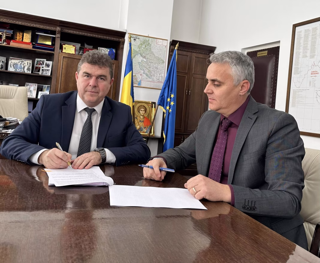 PESTE 800 DE COPII DIN MEHEDINȚI, BENEFICIARI AI UNUI PROIECT EDUCAȚIONAL CE VA FI IMPLEMENTAT DE INSPECTORATUL ȘCOLAR ȘI CONSILIUL JUDEȚEAN MEHEDINȚI PESTE 800 DE COPII DIN MEHEDINȚI, BENEFICIARI AI UNUI PROIECT EDUCAȚIONAL CE VA FI IMPLEMENTAT DE INSPECTORATUL ȘCOLAR ȘI CONSILIUL JUDEȚEAN MEHEDINȚI