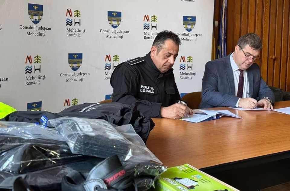 Consiliul Județean Mehedinți sprijină activitatea forțelor de ordine prin achiziția de echipamente de protecție! Consiliul Județean Mehedinți sprijină activitatea forțelor de ordine prin achiziția de echipamente de protecție!