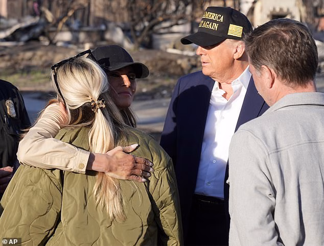 Melania Trump, dialog in sârbă cu una din victimele incendiilor din California Melania Trump, dialog in sârbă cu una din victimele incendiilor din California