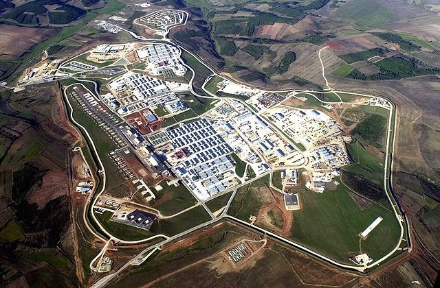 Profesor canadian: Serbia să îi ceară lui Trump închiderea bazei de la Bondsteel din Kosovo Profesor canadian: Serbia să îi ceară lui Trump închiderea bazei de la Bondsteel din Kosovo