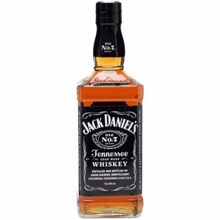 Trump: Dacă Europa nu renunță la taxele pe whisky-ul american introducem taxe de 200% pentru băuturile alcoolice din UE Trump: Dacă Europa nu renunță la taxele pe whisky-ul american introducem taxe de 200% pentru băuturile alcoolice din UE