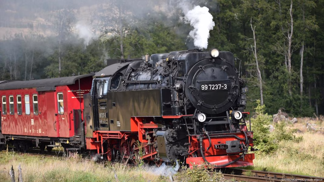Deutsche Bahn a ajuns la fel de rău ca CFR-ul: Infrastructură din secolul XIX-lea in timp ce șeful DB câștigă peste 2 milioane de euro pe an Deutsche Bahn a ajuns la fel de rău ca CFR-ul: Infrastructură din secolul XIX-lea in timp ce șeful DB câștigă peste 2 milioane de euro pe an