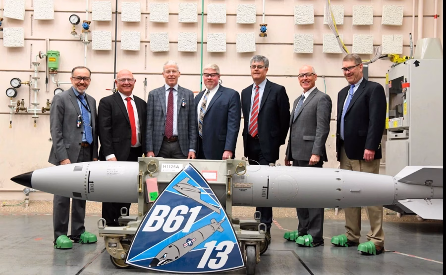 SUA anunță crearea noii bombe nucleare: Esențială pentru implementarea abordării „Pace prin forță” a președintelui Donald Trump SUA anunță crearea noii bombe nucleare: Esențială pentru implementarea abordării „Pace prin forță” a președintelui Donald Trump