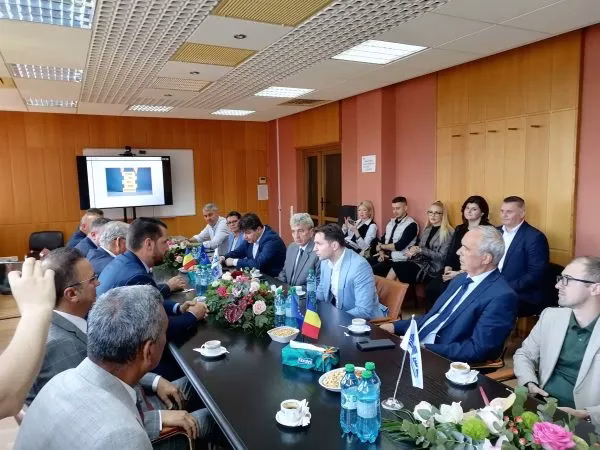 MINTIA – MIRACOLUL TEHNOLOGIC CARE TRANSFORMĂ HUNEDOARA ÎN MOTOR ENERGETIC AL EUROPEI MINTIA – MIRACOLUL TEHNOLOGIC CARE TRANSFORMĂ HUNEDOARA ÎN MOTOR ENERGETIC AL EUROPEI