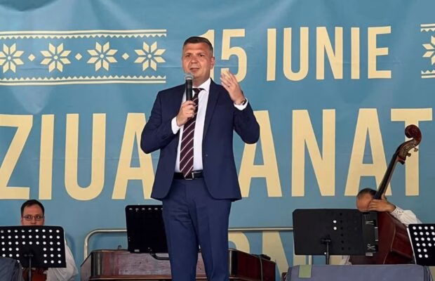 Șeful PSD și al CJ Caraș Severin: Sentimentul acesta de sfârșit de lume sau de întoarcere în 2010 (pe vremea lui Băsescu și Boc) vine și din lipsa de empatie a decidenților politici de la vârful Executivului. Comunicarea se face aproape exclusiv pe criterii de forță și se găsesc zilnic categorii socio-profesionale care sunt de vină Șeful PSD și al CJ Caraș Severin: Sentimentul acesta de sfârșit de lume sau de întoarcere în 2010 (pe vremea lui Băsescu și Boc) vine și din lipsa de empatie a decidenților politici de la vârful Executivului. Comunicarea se face aproape exclusiv pe criterii de forță și se găsesc zilnic categorii socio-profesionale care sunt de vină