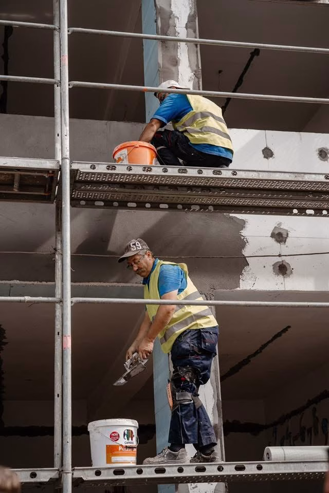 Una dintre cele mai mari școli din Mehedinți a intrat in renovare Una dintre cele mai mari școli din Mehedinți a intrat in renovare