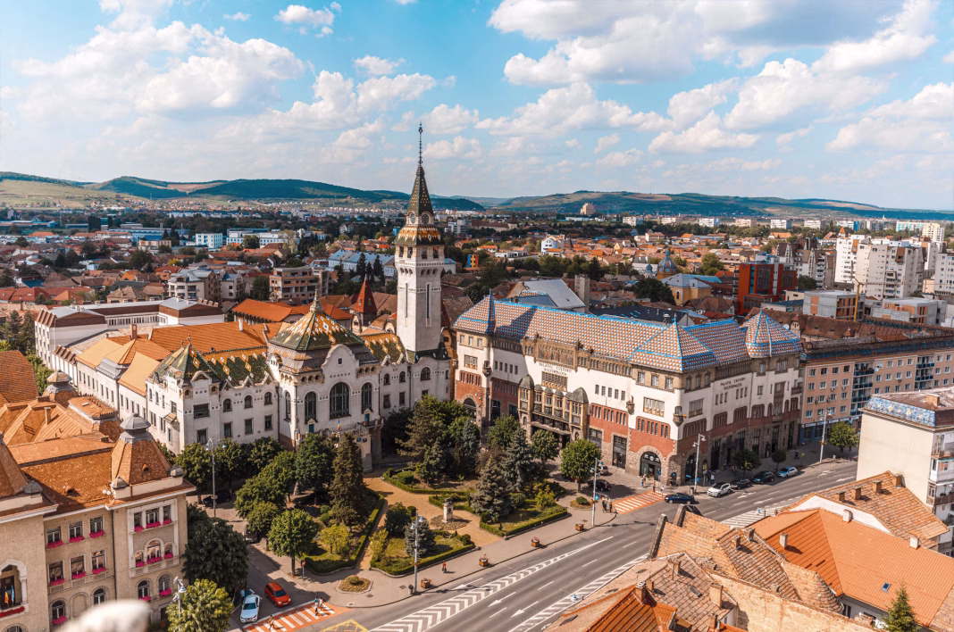 Persoane originare din Târgu Mureş, care şi-au construit cariere de succes în străinătate, au vorbit despre ataşamentul lor faţă de oraşul natal Persoane originare din Târgu Mureş, care şi-au construit cariere de succes în străinătate, au vorbit despre ataşamentul lor faţă de oraşul natal