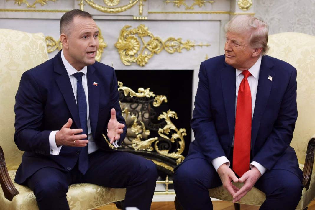 COMPARAȚIE CU NICUȘOR: Președintele Poloniei la a doua vizită in SUA. La ONU, unde România a trimis-o pe Țoiu, Nawrocki se va intâlni cu Trump. Polonezul va avea întâlniri cu „reprezentanți cheie ai lumii politice, economice și de afaceri din SUA” COMPARAȚIE CU NICUȘOR: Președintele Poloniei la a doua vizită in SUA. La ONU, unde România a trimis-o pe Țoiu, Nawrocki se va intâlni cu Trump. Polonezul va avea întâlniri cu „reprezentanți cheie ai lumii politice, economice și de afaceri din SUA”