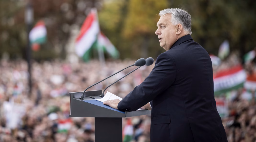 Viktor Orbán: Imperiul de la Bruxelles nu vrea ca tinerii ungari să fie patrioți Viktor Orbán: Imperiul de la Bruxelles nu vrea ca tinerii ungari să fie patrioți