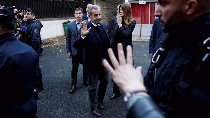 Sarkozy va scăpa de închisoare înainte de Crăciun Sarkozy va scăpa de închisoare înainte de Crăciun