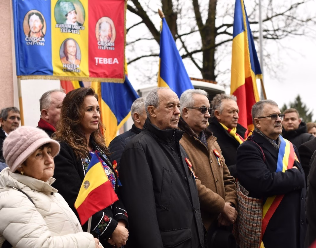 Laurențiu Nistor: Astăzi, la Țebea, în Panteonul Moților, am sărbătorit Ziua Națională a României, vegheați de Eroul Național Avram Iancu și de gorunii seculari. De ani buni, acest loc găzduiește momente de comemorare și reflecție, iar continuitatea acestor demersuri arată că datoria noastră față de eroi nu se stinge Laurențiu Nistor: Astăzi, la Țebea, în Panteonul Moților, am sărbătorit Ziua Națională a României, vegheați de Eroul Național Avram Iancu și de gorunii seculari. De ani buni, acest loc găzduiește momente de comemorare și reflecție, iar continuitatea acestor demersuri arată că datoria noastră față de eroi nu se stinge