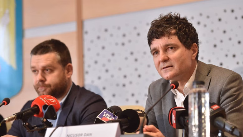 Nicușor ii dă peste nas lui Ciucu Nicușor ii dă peste nas lui Ciucu