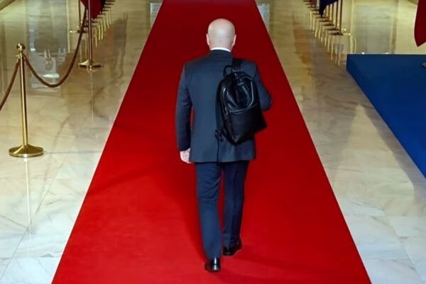 Șeful CJ Hunedoara: Regret că doamna deputat Vetuța Stănescu nu a fost prezentă astăzi în plenul Parlamentului pentru a-l susține pe premierul Ilie Bolojan, șeful său de partid Șeful CJ Hunedoara: Regret că doamna deputat Vetuța Stănescu nu a fost prezentă astăzi în plenul Parlamentului pentru a-l susține pe premierul Ilie Bolojan, șeful său de partid