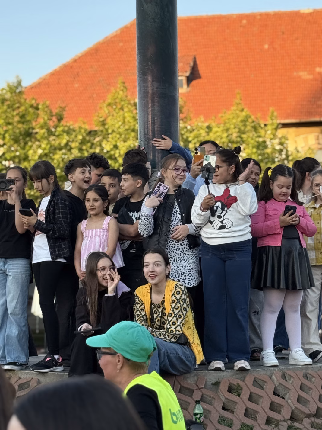 „Zilele Elevilor Severineni” au început la Severin. Parada elevilor a deschis ediția a IV-a a festivalului dedicat tinerilor „Zilele Elevilor Severineni” au început la Severin. Parada elevilor a deschis ediția a IV-a a festivalului dedicat tinerilor