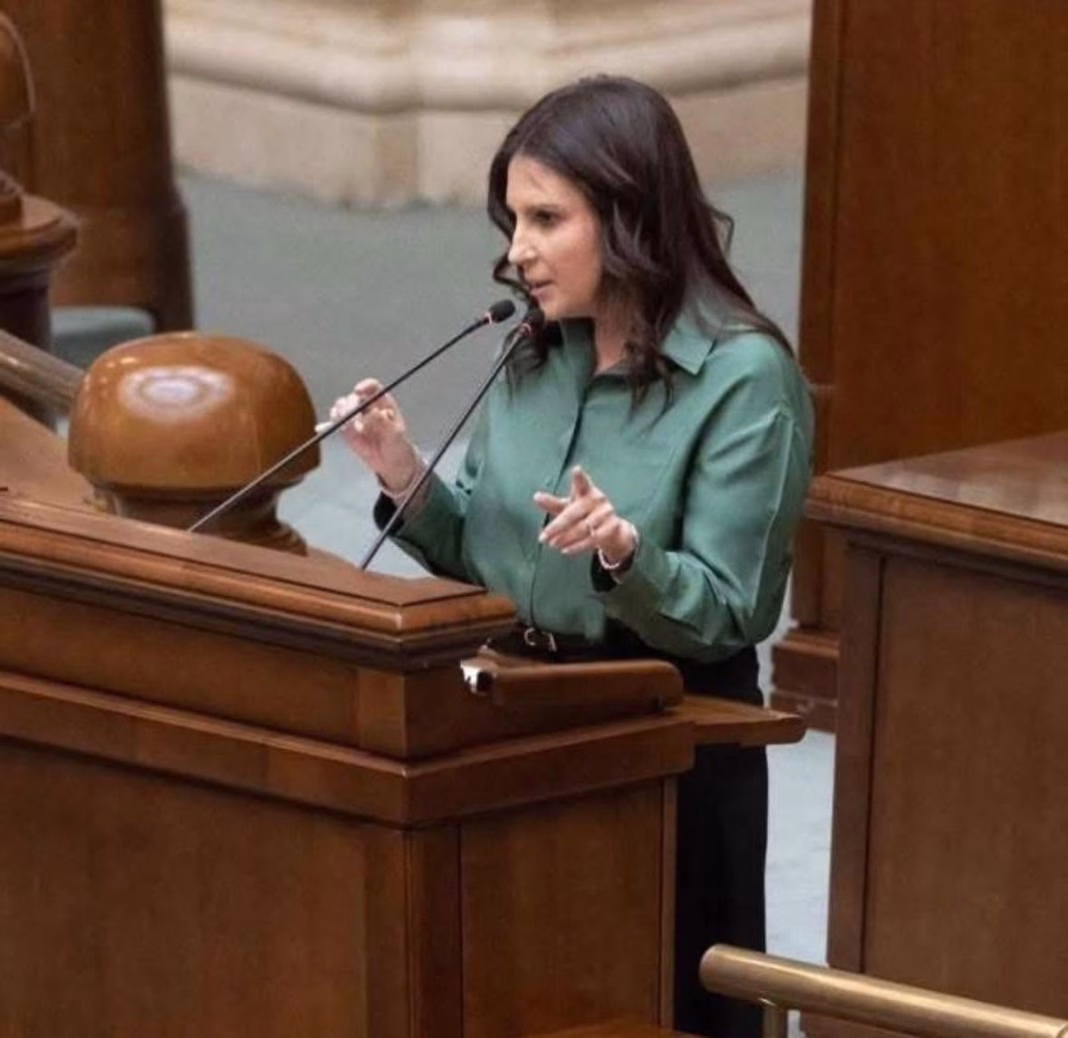 Senatoarea Horga: PSD demonstrează din nou că nu vrea să rezolve criza pe care a declanșat-o alături de AUR Senatoarea Horga: PSD demonstrează din nou că nu vrea să rezolve criza pe care a declanșat-o alături de AUR