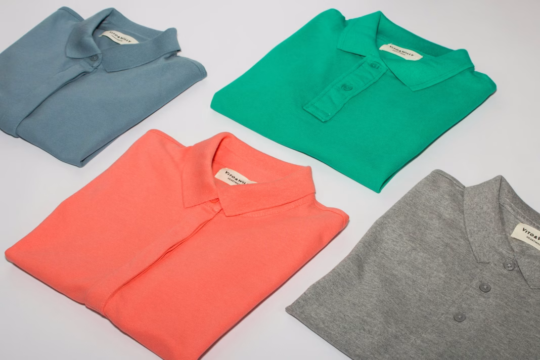Un tricou bun în garderoba masculină: confort, croială și detalii care contează Un tricou bun în garderoba masculină: confort, croială și detalii care contează