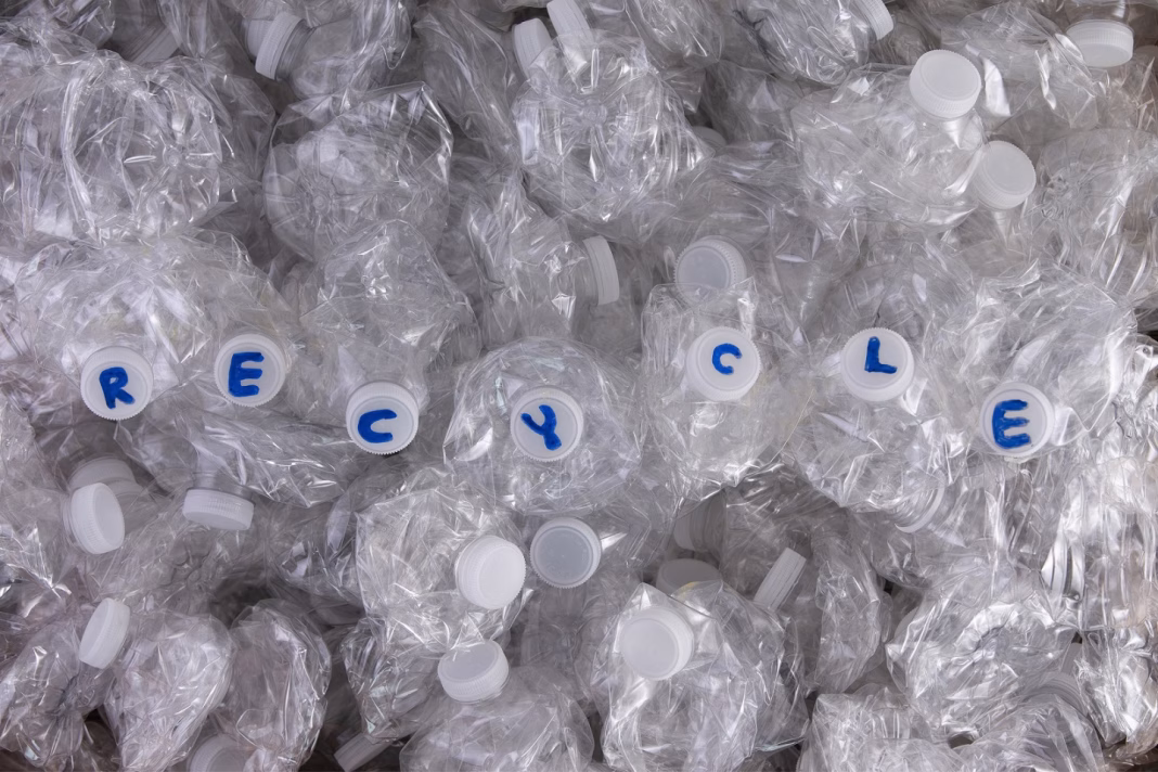România a plătit un miliard de euro pe plasticul nereciclat România a plătit un miliard de euro pe plasticul nereciclat